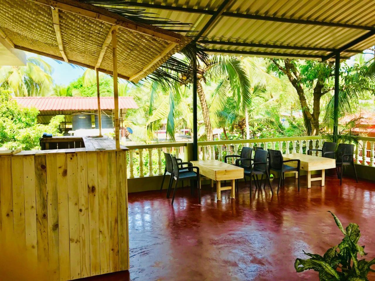 Laligurasvilla Beachside Escape - 100M To Beach 坎多林 外观 照片